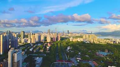 深圳蓝天白云城市建筑交通经济发展4k航拍视频的预览图